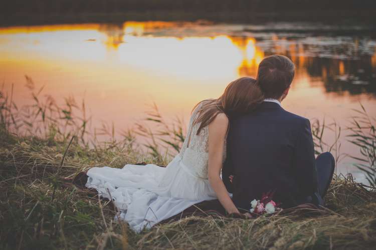 5 Stationary Entertainment Ideas to Ensure a Stress-Free Wedding!